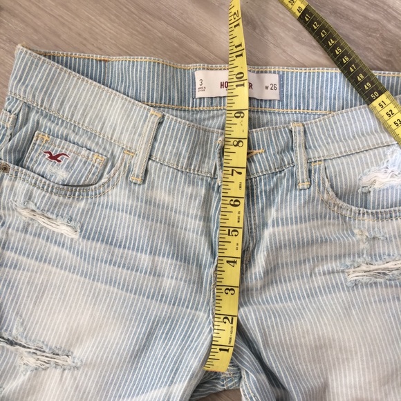 Brand New HOLLISTER ripped boyfriend jeans - Picture 5 of 8